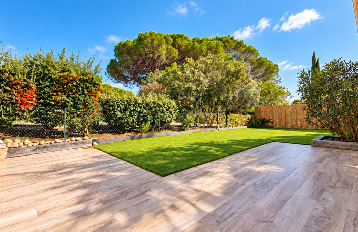 SAINT-RAPHAËL   VILLA DE PLAIN-PIED AVEC JARDIN, DANS DOMAINE AVEC PISCINE — photo 5