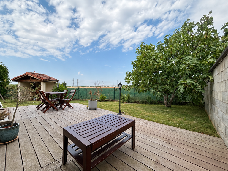 Opportunité à Mions   Maison de 90 m2 avec terrasse et jardi — photo 1