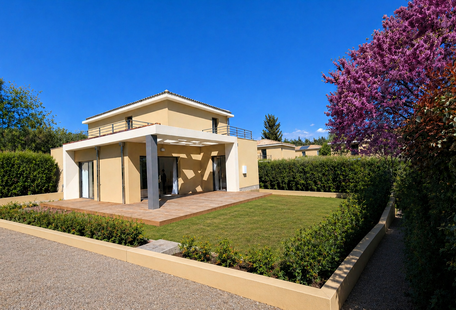 AIX SAINT MITRE - MAISON RE2020 DE 85M² AVEC 150M² DE JARDIN ET GARAGE — photo 1