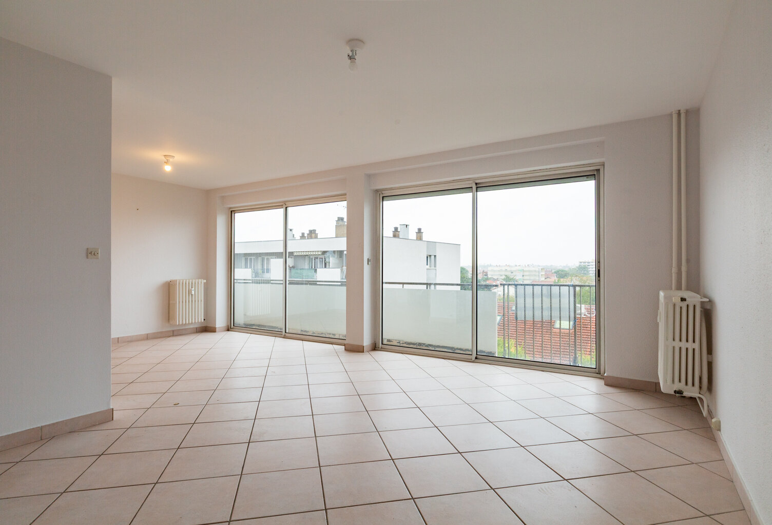 Appartement T4 75 m2 avec balcon, cave et parking couvert, avenue Victor Hugo, 26000 VALENCE — photo 1