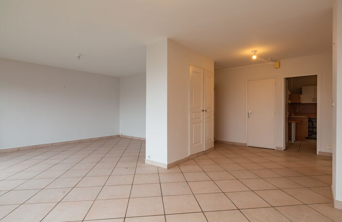 Appartement T4 75 m2 avec balcon, cave et parking couvert, avenue Victor Hugo, 26000 VALENCE — photo 4