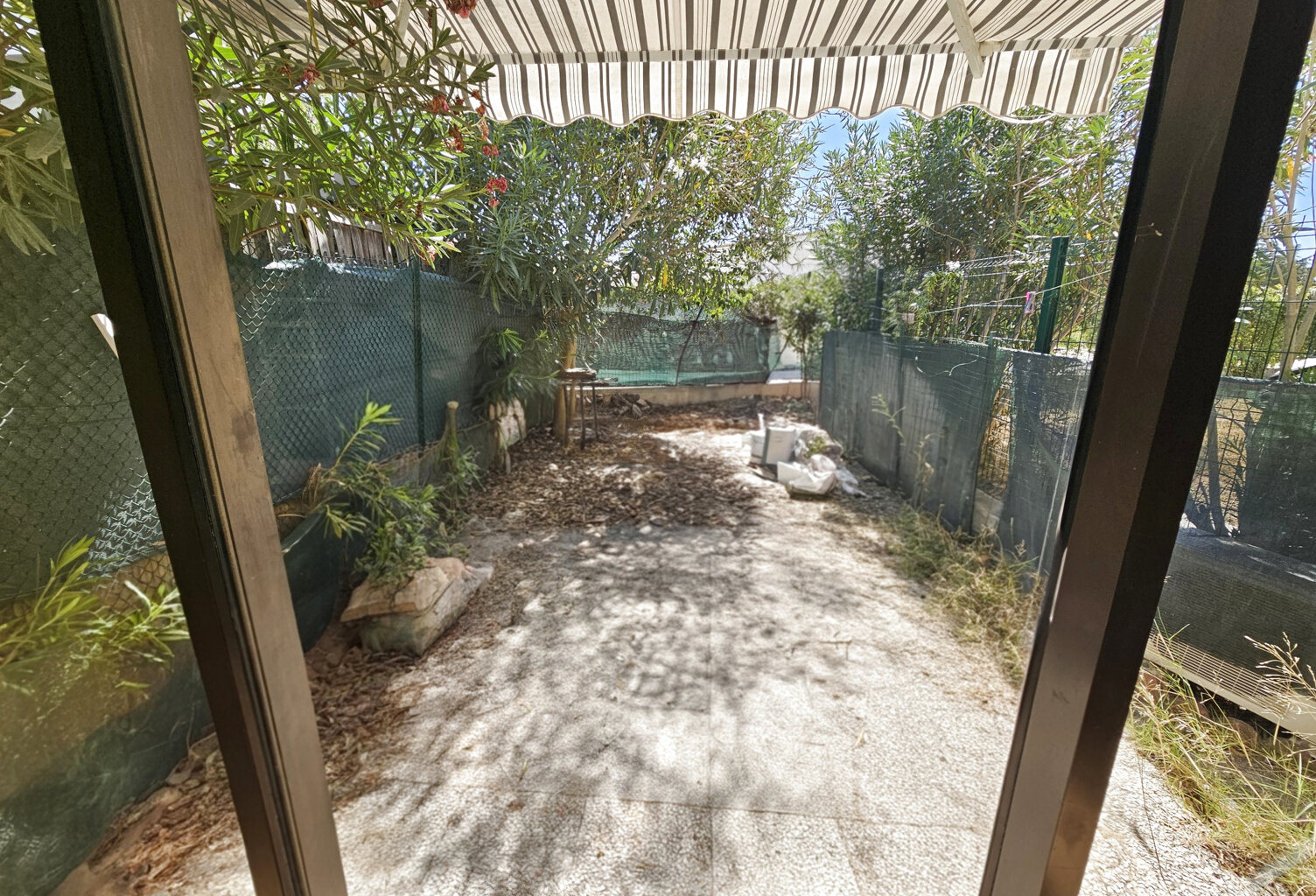 Aigues-Mortes Studio en rez-de-jardin — photo 1