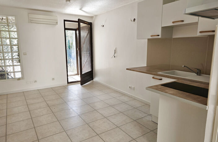 Aigues-Mortes Studio en rez-de-jardin — photo 2