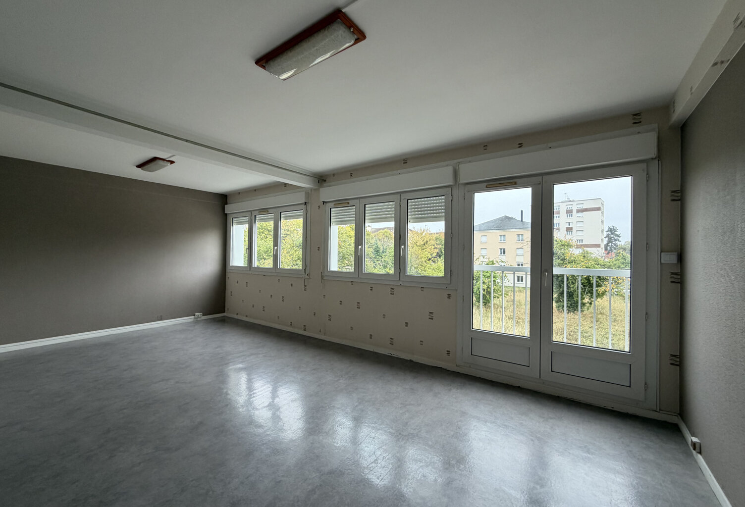 A VENDRE LE MANS LES MAILLETS APPARTEMENT DE TYPE 3 AVEC CAV — photo 1