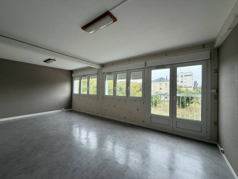 A VENDRE LE MANS LES MAILLETS APPARTEMENT DE TYPE 3 AVEC CAV — photo 1
