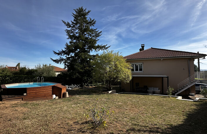 EXCLU ST-GENIS-LES-OLLIERES MAISON RENOVEE AVEC PISCINE — photo 3