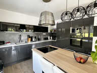 EXCLU ST-GENIS-LES-OLLIERES MAISON RENOVEE AVEC PISCINE — photo 4