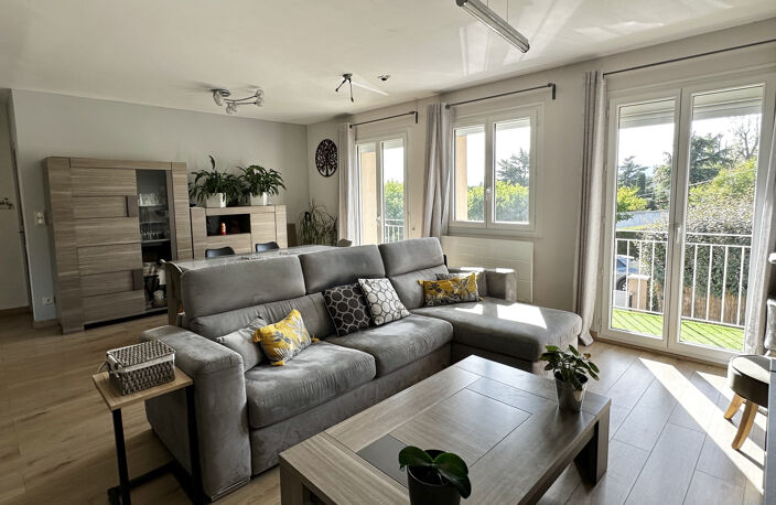 EXCLU ST-GENIS-LES-OLLIERES MAISON RENOVEE AVEC PISCINE — photo 5