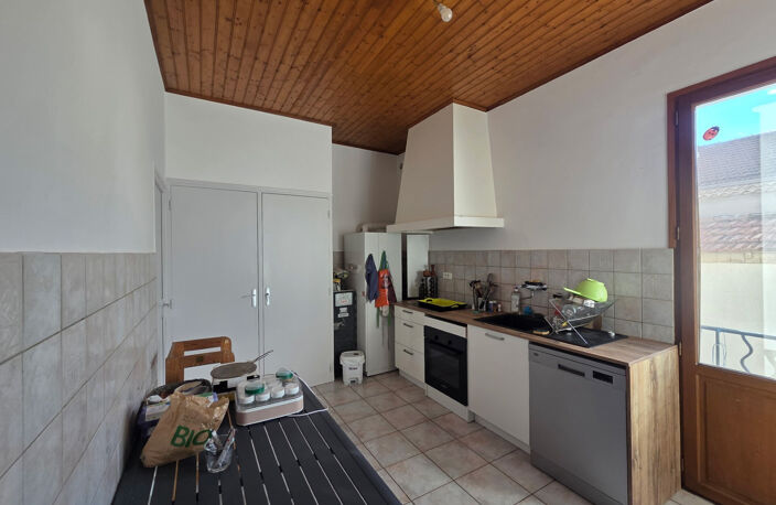 APPARTEMENT - GARAGE ET COUR PRIVATIVE — photo 3