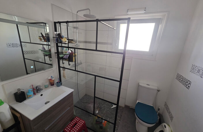 APPARTEMENT - GARAGE ET COUR PRIVATIVE — photo 4