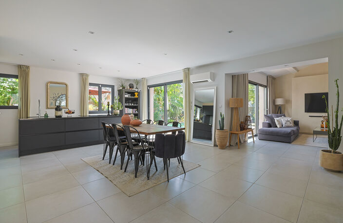 Villa récente 4 pièces de 110 m2 avec piscine !! — photo 2