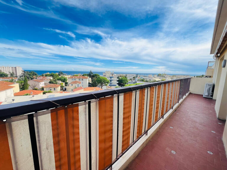 F2 DERNIER ETAGE NICE OUEST — photo 1