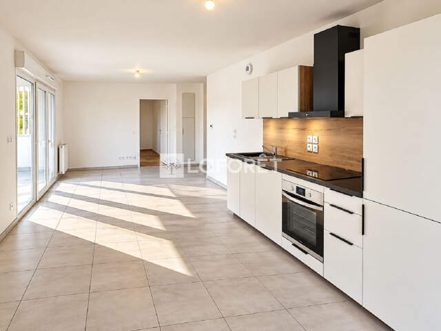 T3 récent avec balcon de 14 m² et garage ? Vue montagnes — photo du bien