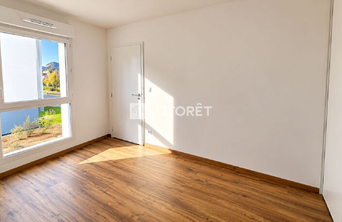 T3 récent avec balcon de 14 m² et garage ? Vue montagnes — photo 4