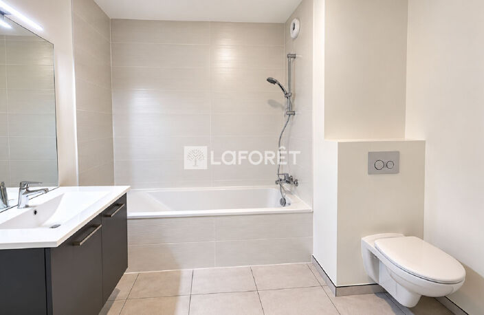T3 récent avec balcon de 14 m² et garage ? Vue montagnes — photo 5