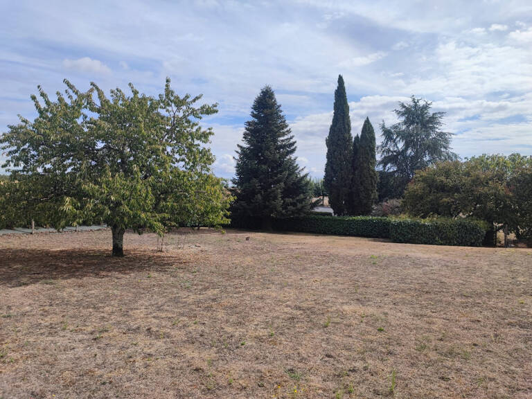 Terrain à bâtir à Sauveterre-de-Guyenne (33540) — photo 1