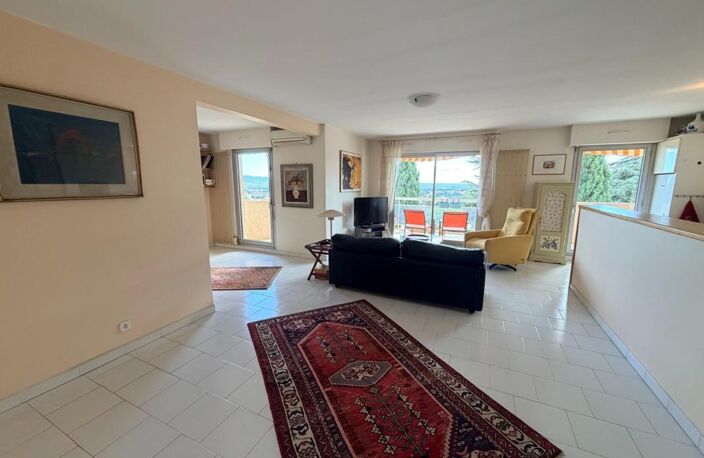 AIX-NORD – TYPE 4 DE 101 M² AVEC TERRASSE ET ASCENSEUR — photo 4