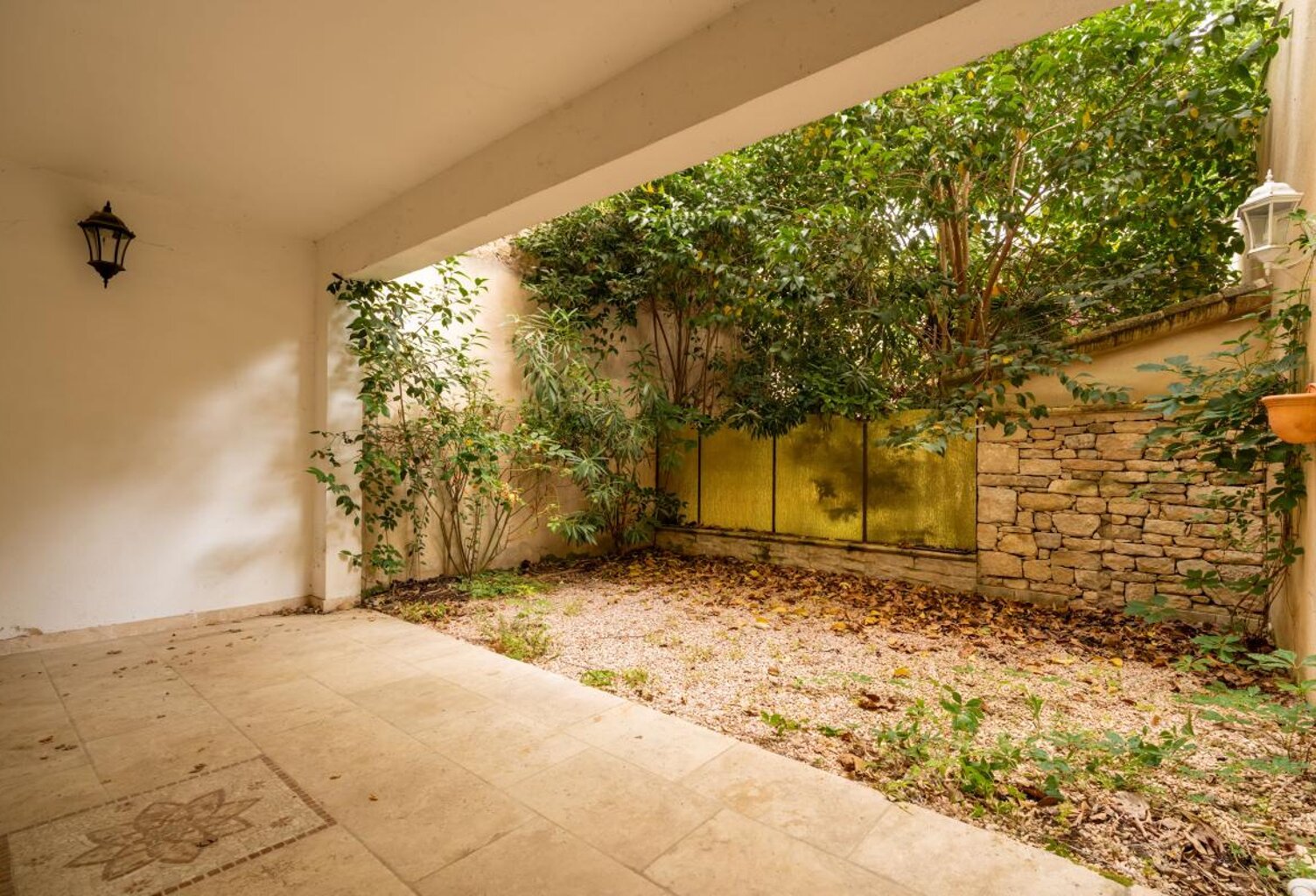 MANOSQUE – CHARMANT T2 AVEC TERRASSE ET JARDINET — photo 1