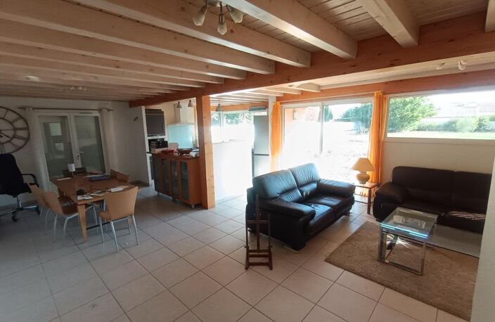 Rare à la vente — Spacieuse maison familiale de 220 m² sur terrain plat de 1 149 m² — photo 5