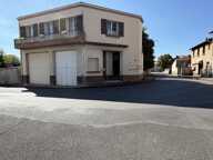 ENTRAIGUES( 63) ANCIEN DEPOT AVEC HABITATION — photo 2