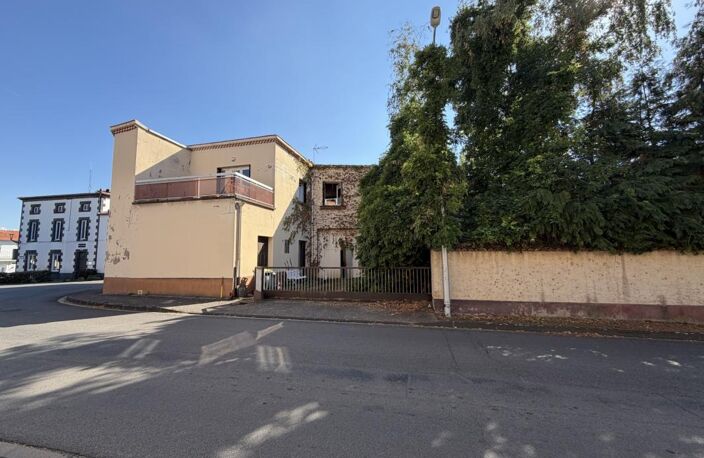 ENTRAIGUES( 63) ANCIEN DEPOT AVEC HABITATION — photo 3