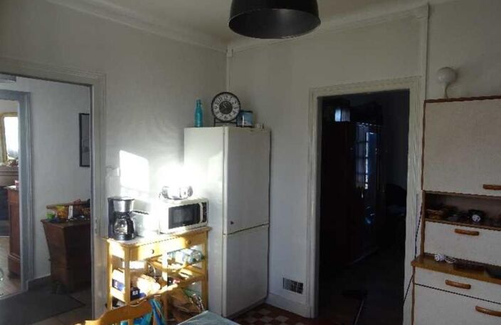 A BUGEAT EN HAUTE CORREZE GRANDE MAISON PIERRE DE 120 M² 5 CHAMBRES — photo 4
