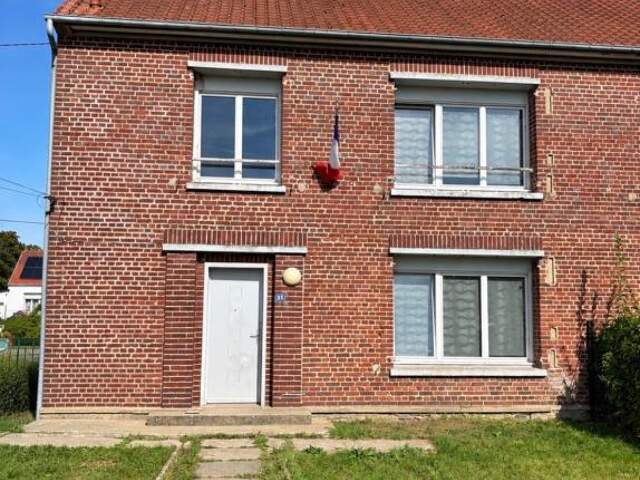 Maison semi-mitoyenne située a Busigny — photo du bien