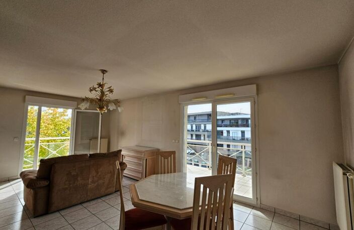 Vétraz Monthoux - Proximité Genève - T3 au dernier étage - 75 m² - Terrasse - Balcon - Garage fermé – Cave — photo 3