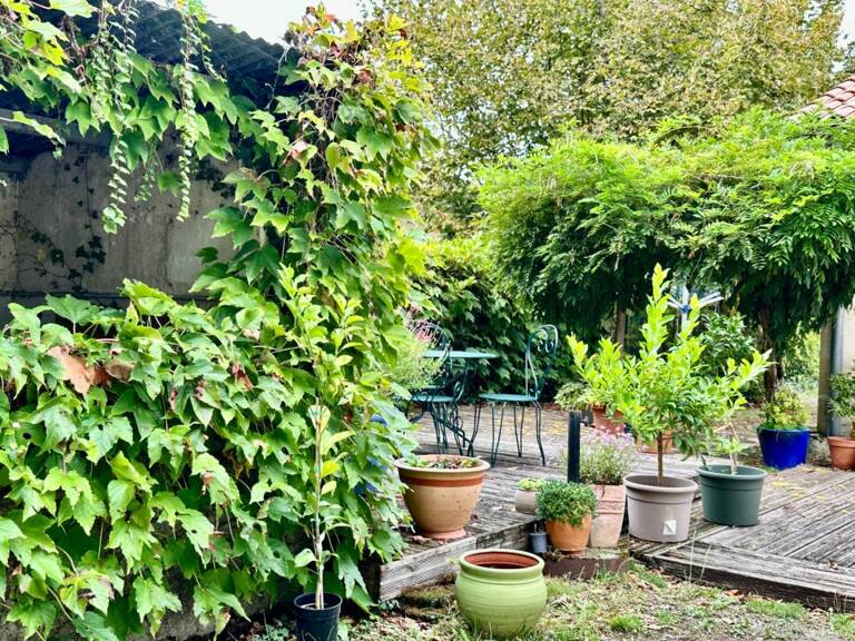 BLANQUEFORT – MAISON EN PIERRE 195 M² – 4 CHAMBRES, JARDIN SANS VIS-À-VIS ET DÉPENDANCE — photo 1