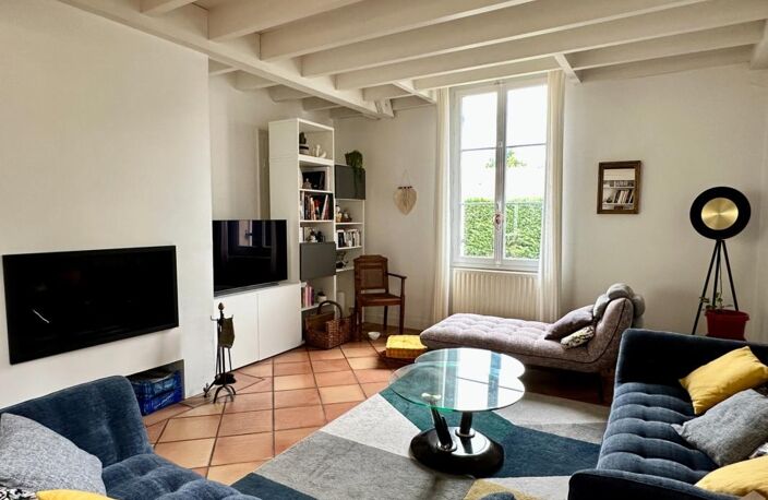 BLANQUEFORT – MAISON EN PIERRE 195 M² – 4 CHAMBRES, JARDIN SANS VIS-À-VIS ET DÉPENDANCE — photo 4