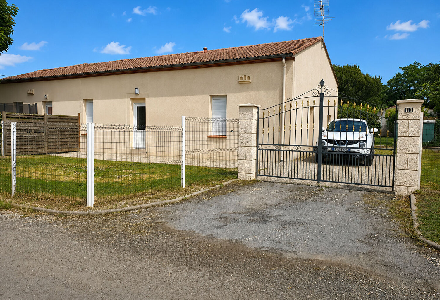 Maison Mitoyenne avec Jardin à Eysses. — photo 1