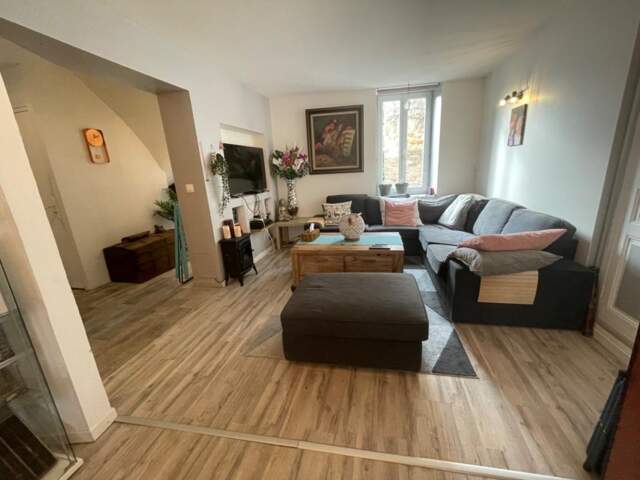 Maison de ville 233m2 ORSENNES (36); 115000€ à saisir! — photo du bien