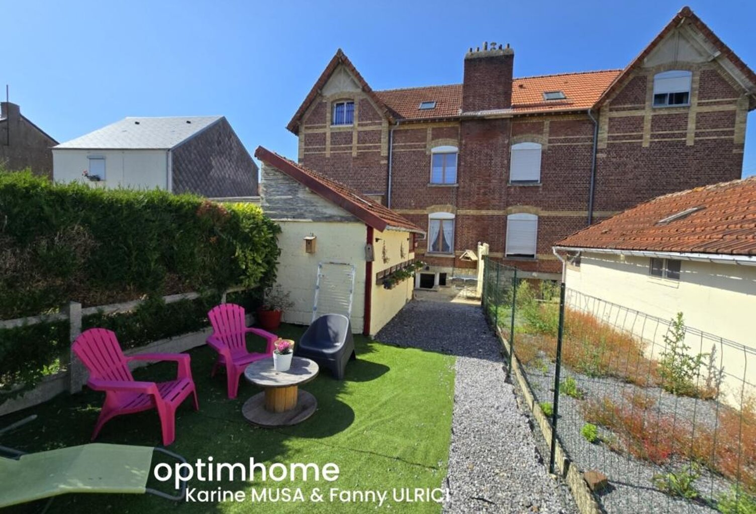 HIRSON (02) - 🏡 Vente maison avec 4 chambres 🛏️🛏️🛏️🛏️, cour 🚗 et terrain — photo 1
