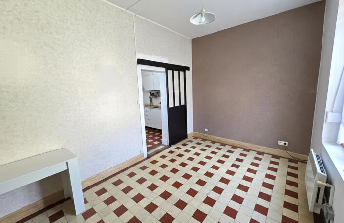 HIRSON (02) - 🏡 Vente maison avec 4 chambres 🛏️🛏️🛏️🛏️, cour 🚗 et terrain — photo 2