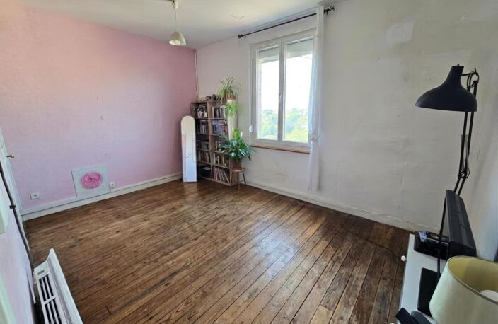 HIRSON (02) - 🏡 Vente maison avec 4 chambres 🛏️🛏️🛏️🛏️, cour 🚗 et terrain — photo 4