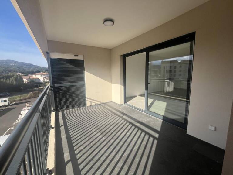 Appartement neuf 3 pièces avec grande terrasse — photo 1
