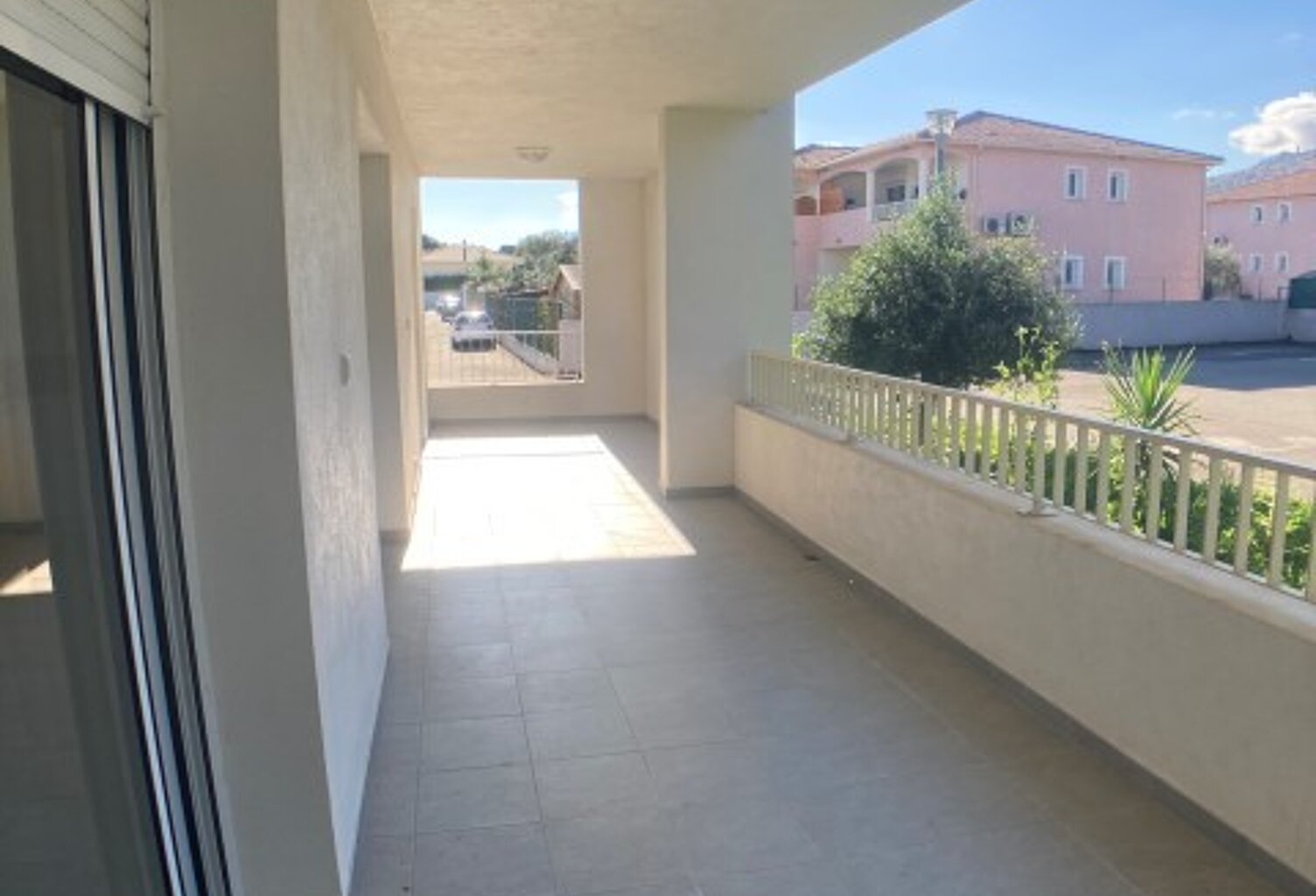 Appartement 4 pièces avec grande terrasse — photo 1