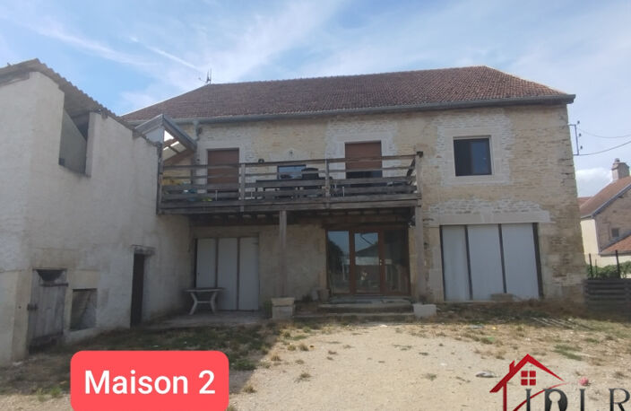 ENSEMBLE IMMOBILIER COMPOSE DE 3 MAISONS — photo 5