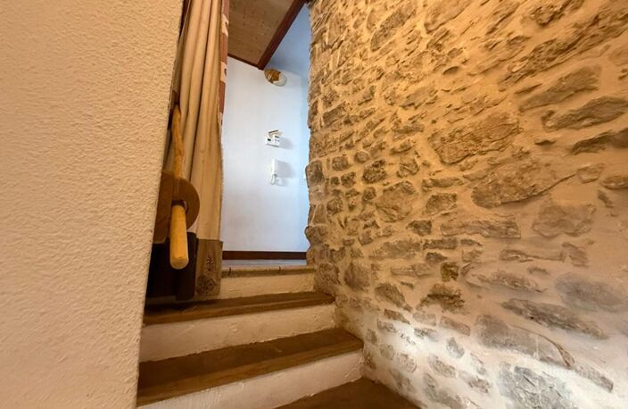 Maison de village Oyonnax 3 pièce(s) 98 m2 et dépendances — photo 3