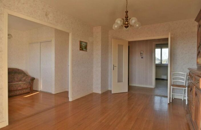 Appartement T3 avec balcon et cave — photo 3