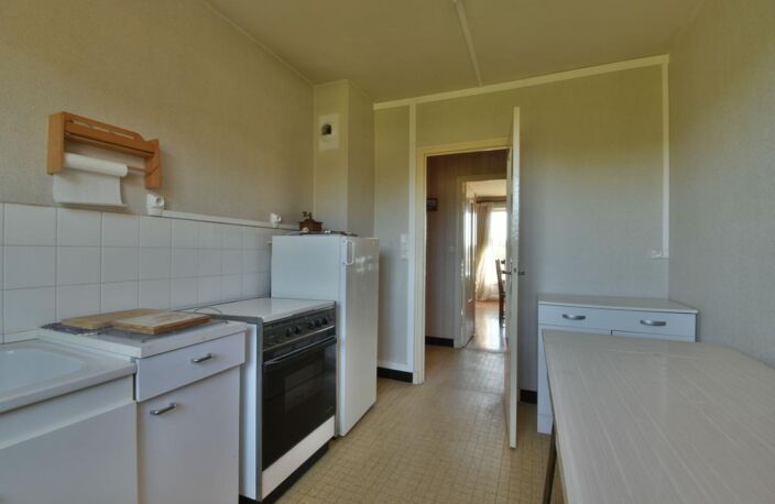 Appartement T3 avec balcon et cave — photo 4