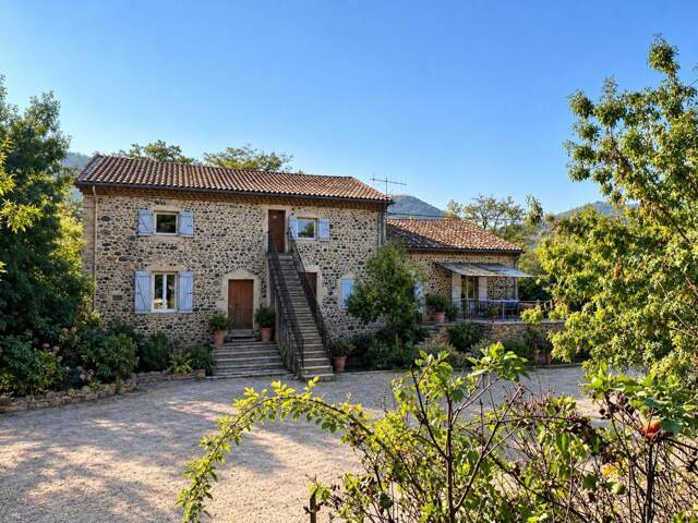 ROMPON (07250) Immeuble de rapport en pierres, 5 appartements loués — photo du bien