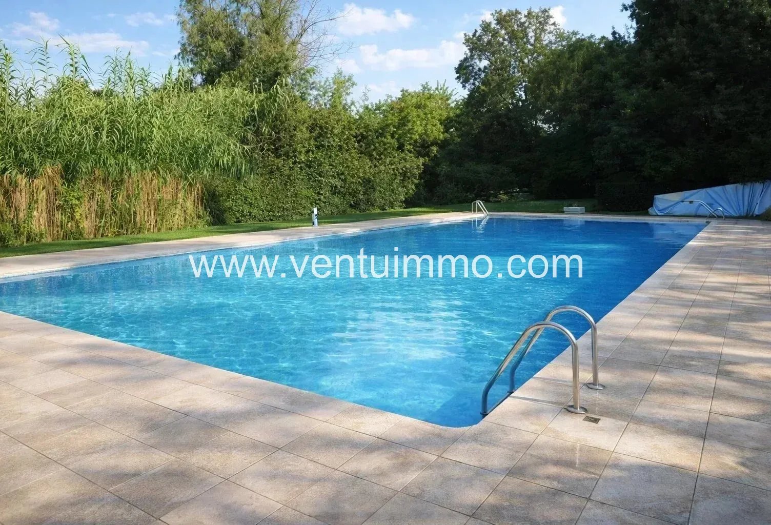 APPARTEMENT 3 PIECES AVEC : PARKING, Piscine, parc — photo 1