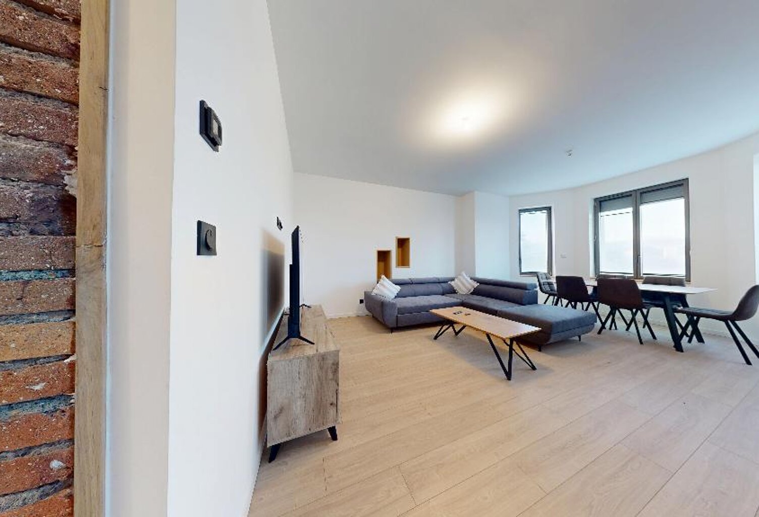 Saint-Priest-en-Jarez – T4 rénové 85 m², 3 chambres, balcon avec vue — photo 1