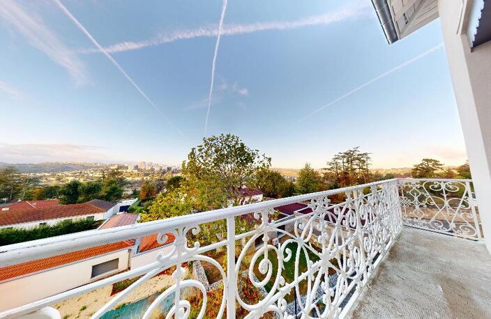 Saint-Priest-en-Jarez – T4 rénové 85 m², 3 chambres, balcon avec vue — photo 3