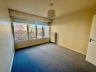 Grand T3 de 84 m² – 4e étage avec ascenseur – Balcon et vue dégagée — photo 4