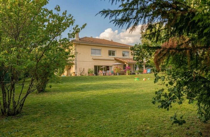 Maison 5 chambres, piscine et grand jardin – Champagne-au-Mont-d’Or — photo 2