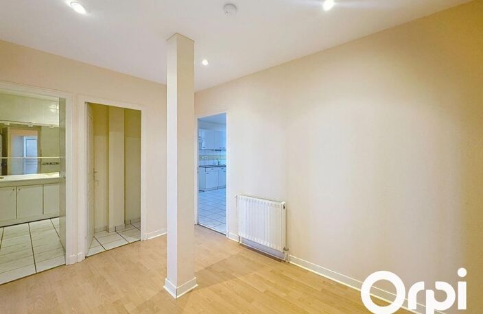 À LOUER – APPARTEMENT T3 EN CENTRE-VILLE DE SAINT-FLOUR — photo 2