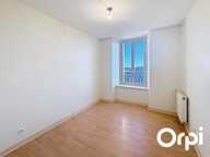 À LOUER – APPARTEMENT T3 EN CENTRE-VILLE DE SAINT-FLOUR — photo 3