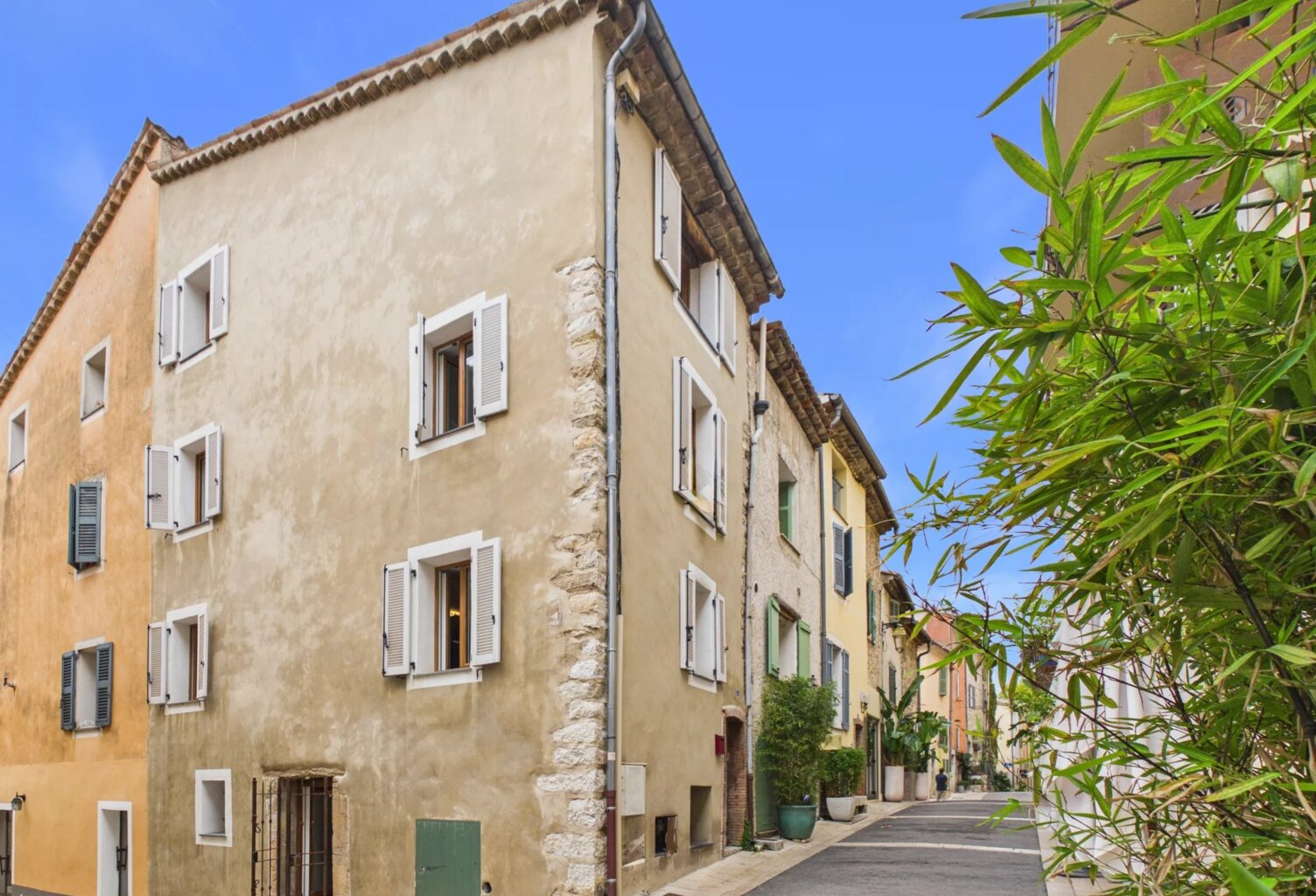 Maison de village à vendre à Valbonne — photo 1